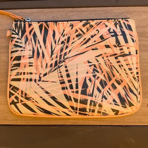 Slim make up bag in EUC - Picture 1 of 4